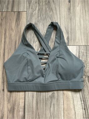 Born Primitive Gray Strappy V-Neck Padded Sports Bra Athletic Gym Size Medium